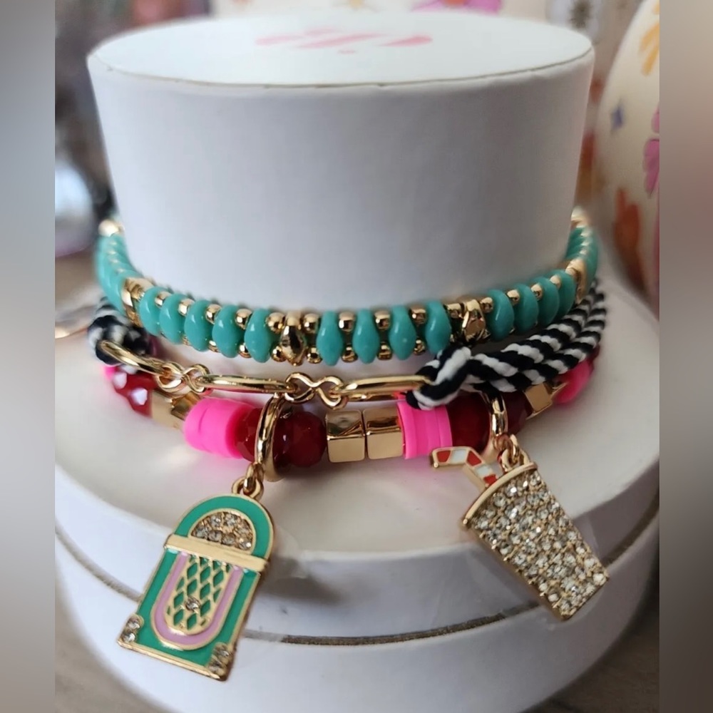 Bomb Party 2023 Spring Stack: Tell me about it, stud.